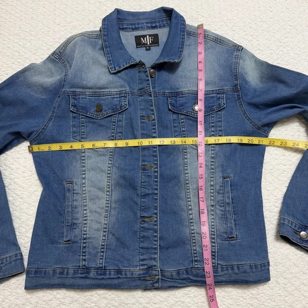 Jeweled Tiger Denim Jacket Moving Forward Designs Women’s Size XL - Picture 4 of 10